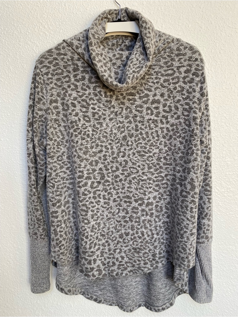Sweet Romeo Gray Leopard Print Cowl Neck Hi-Low Lightweight Sweater - XL
